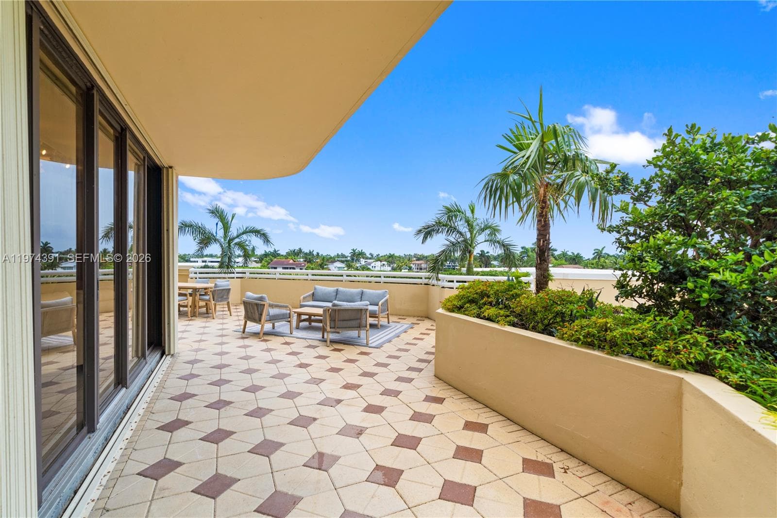 20191 E Country Club Dr # 407, Aventura FL 33180 — 33