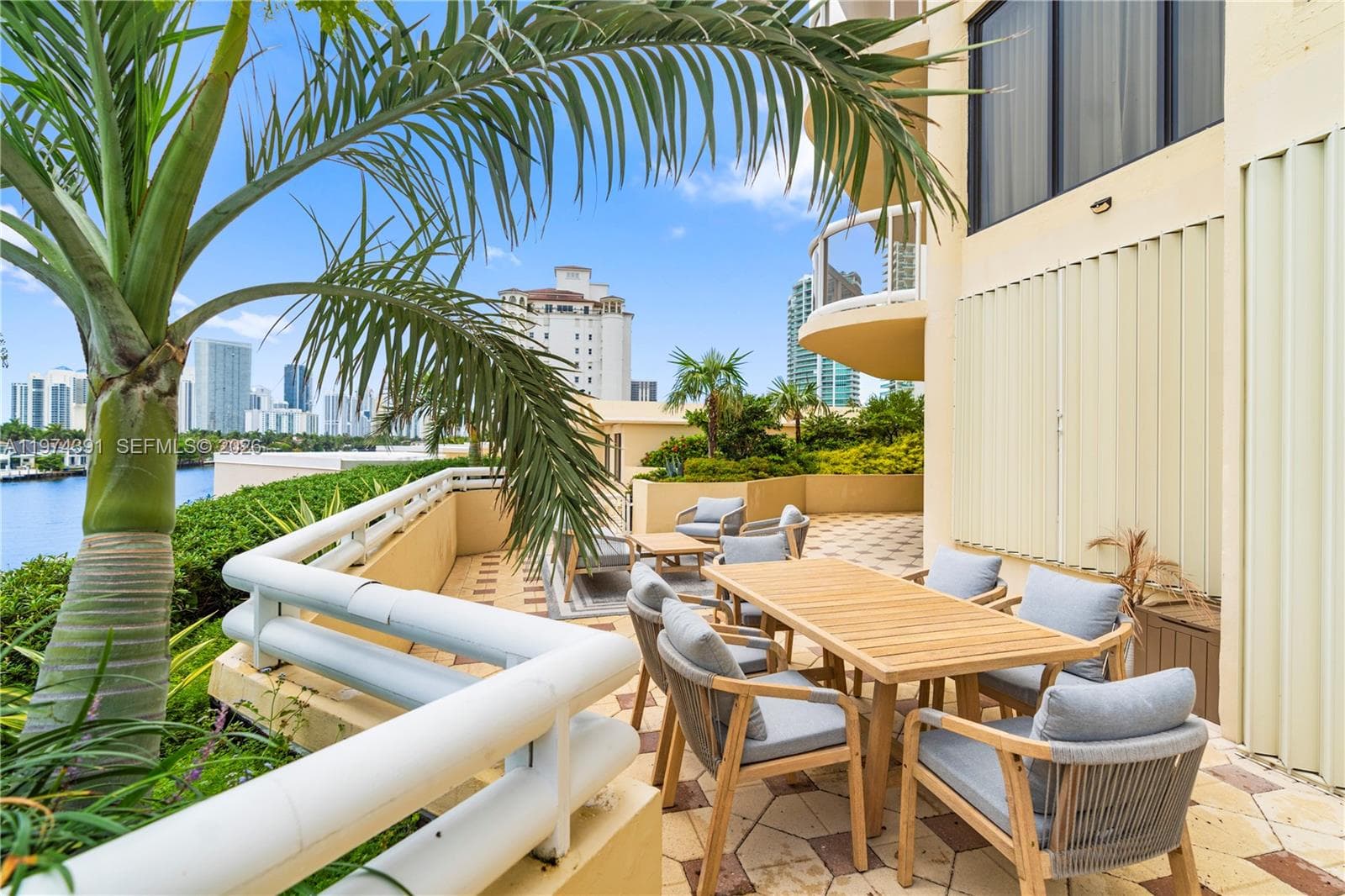 20191 E Country Club Dr # 407, Aventura FL 33180 — 35