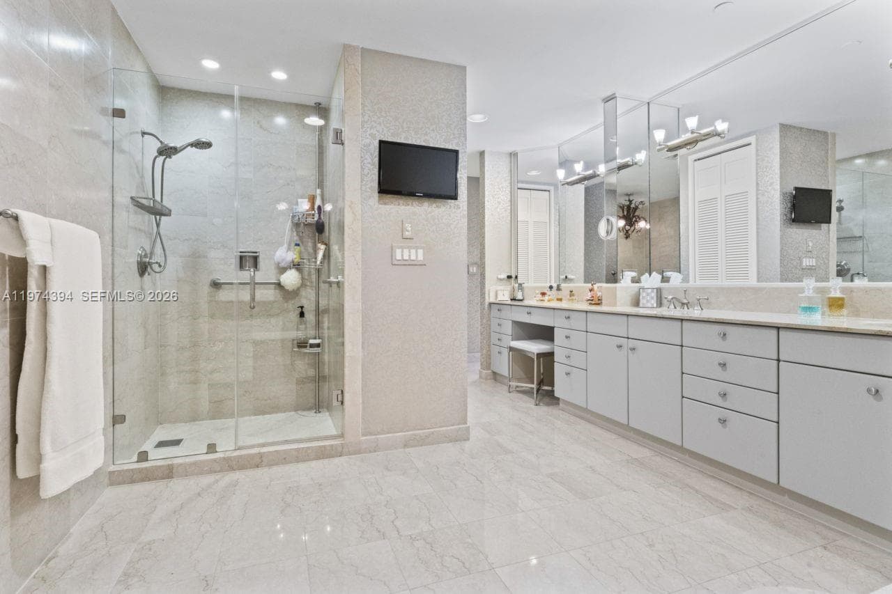 5266 Fisher Island Dr # 5266, Miami Beach FL 33109 — 24