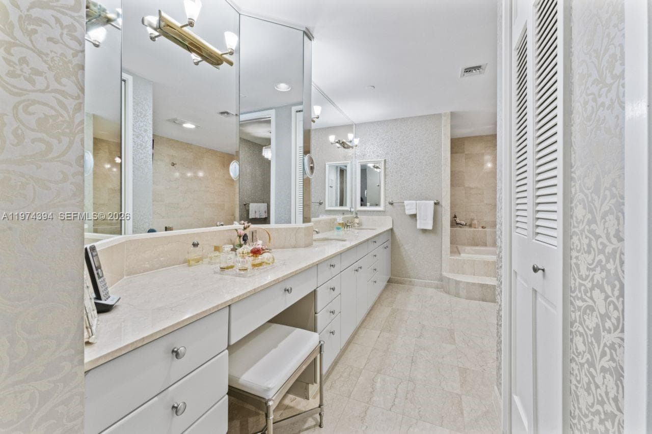 5266 Fisher Island Dr # 5266, Miami Beach FL 33109 — 25