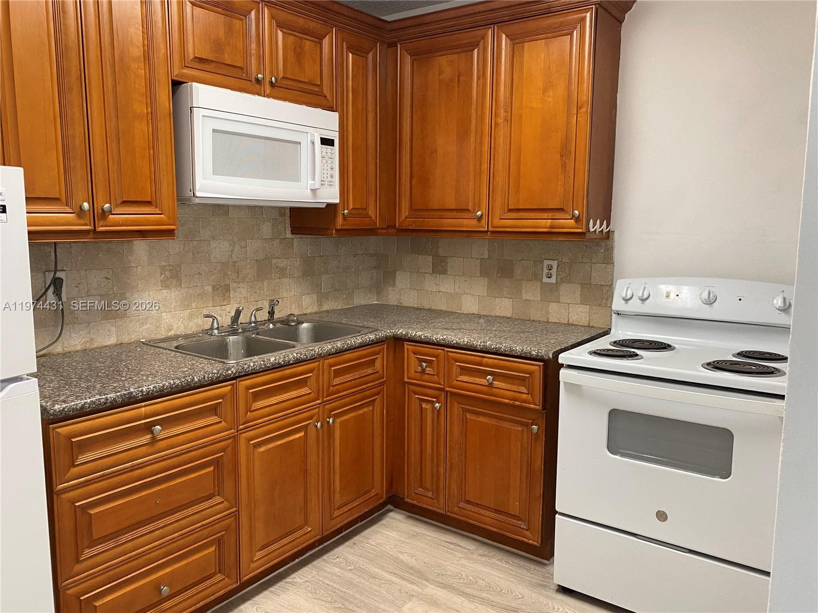 380 E 35th St # 2118, Hialeah FL 33013 — 5