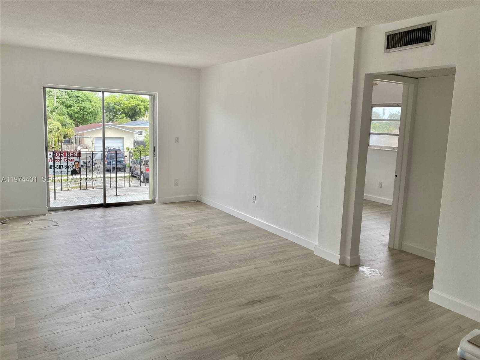 380 E 35th St # 2118, Hialeah FL 33013 — 8