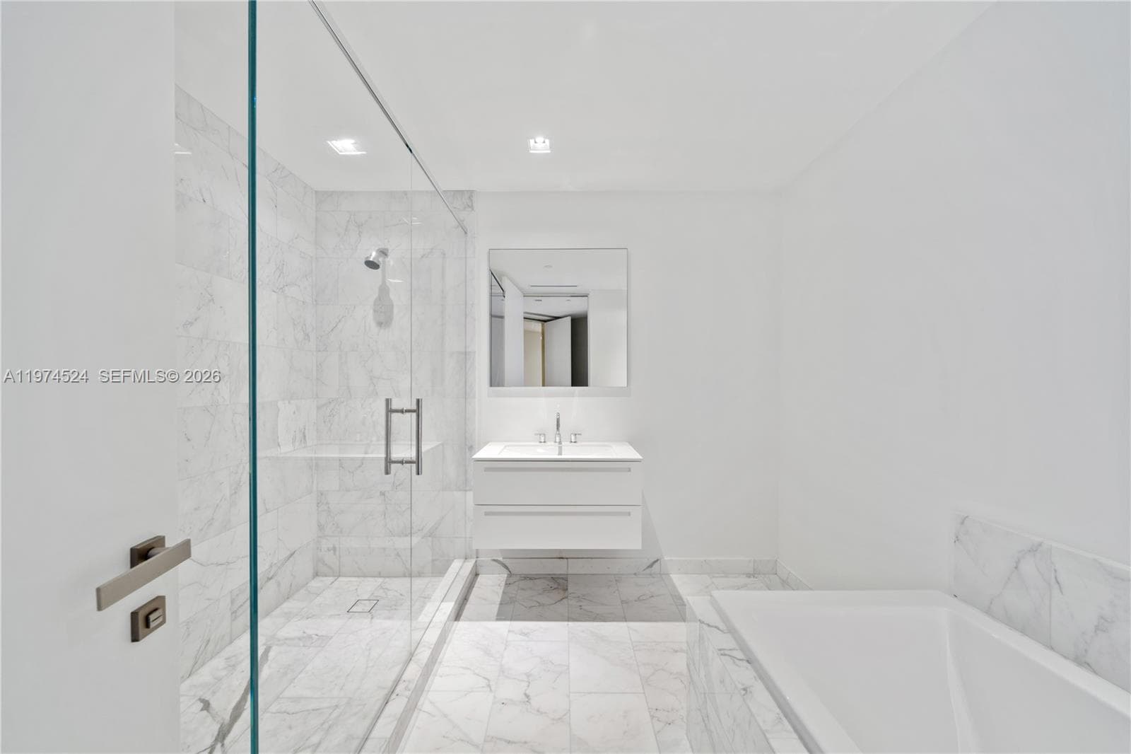 7043 Fisher Island Dr # 7043, Miami Beach FL 33109 — 34