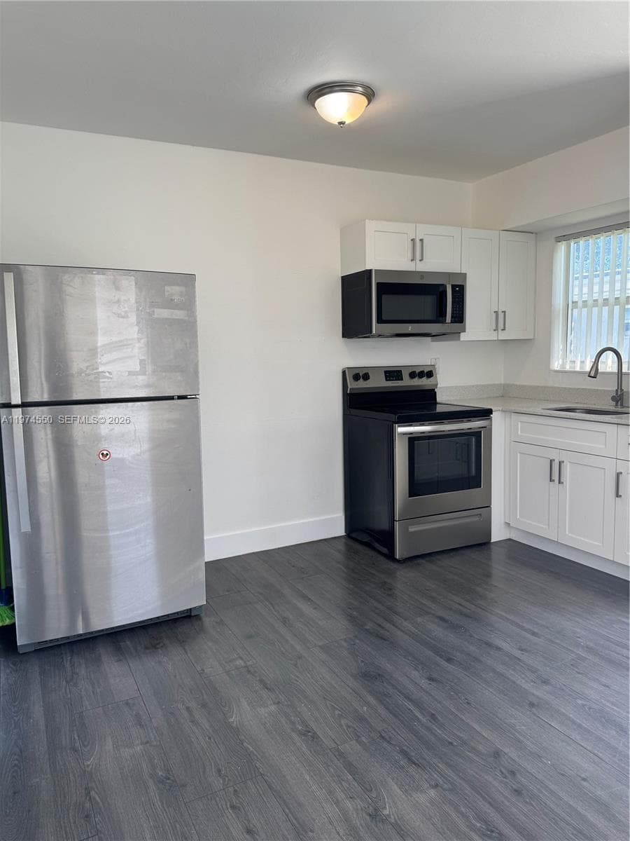 2150 NW 24th St, Miami FL 33142 — 5