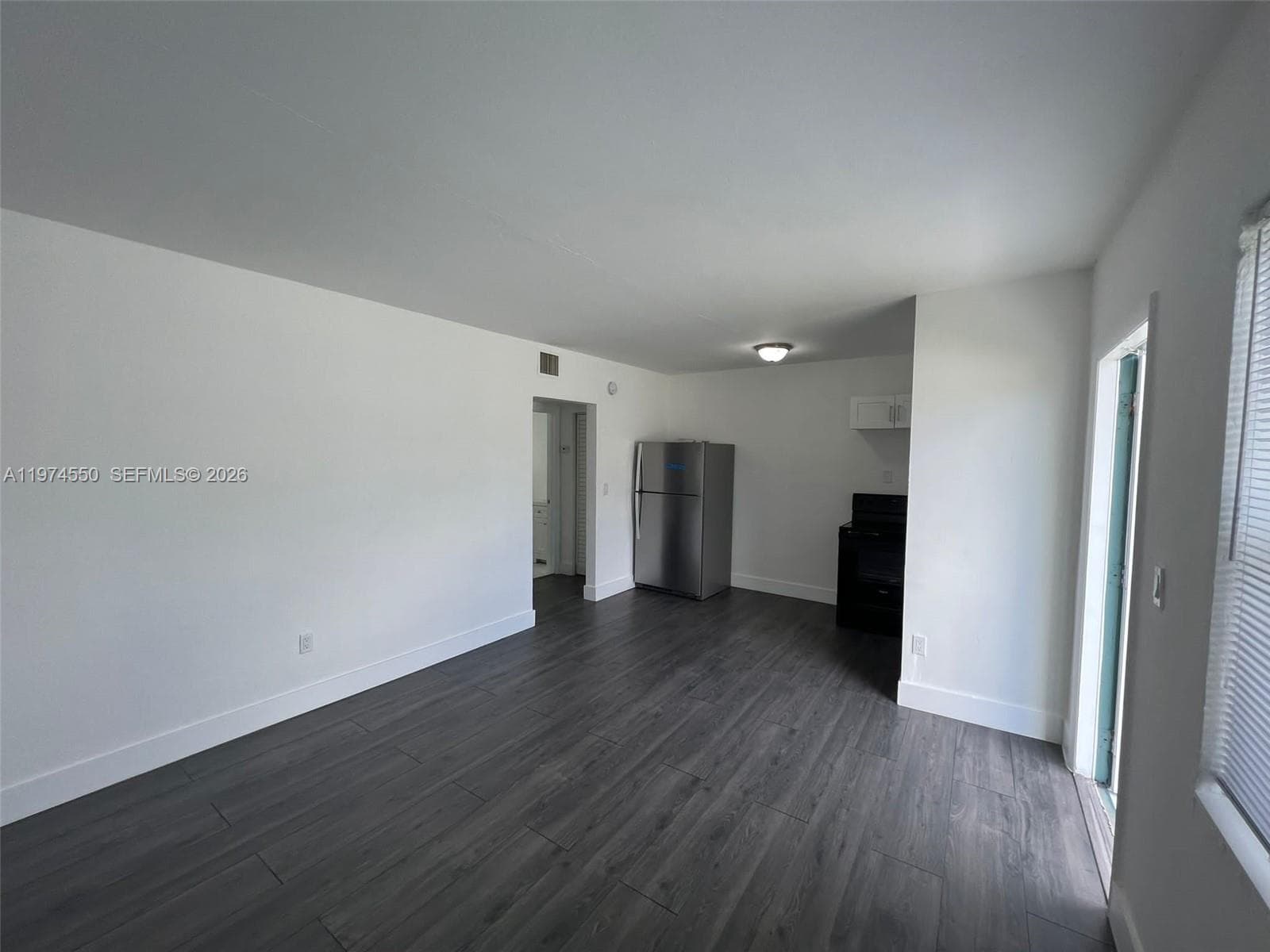 2150 NW 24th St, Miami FL 33142 — 11