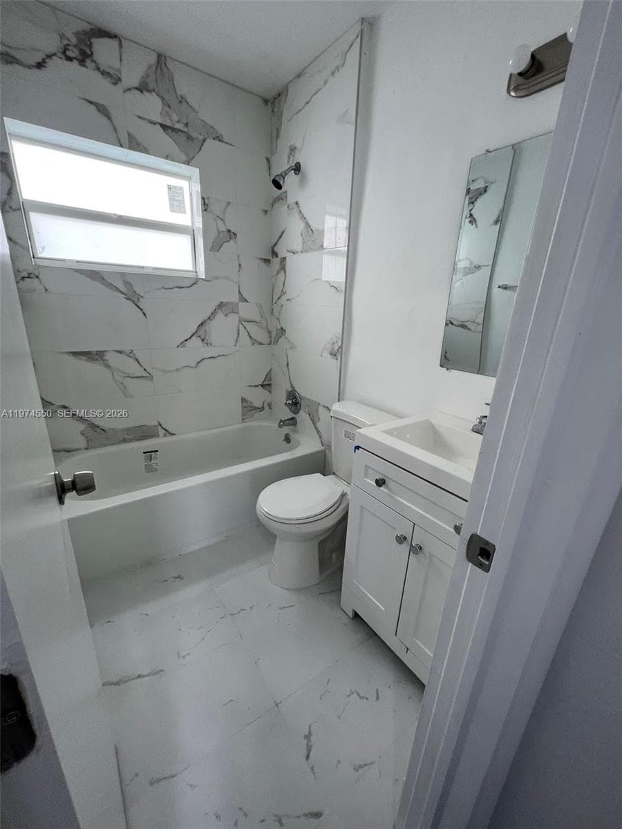 2150 NW 24th St, Miami FL 33142 — 19