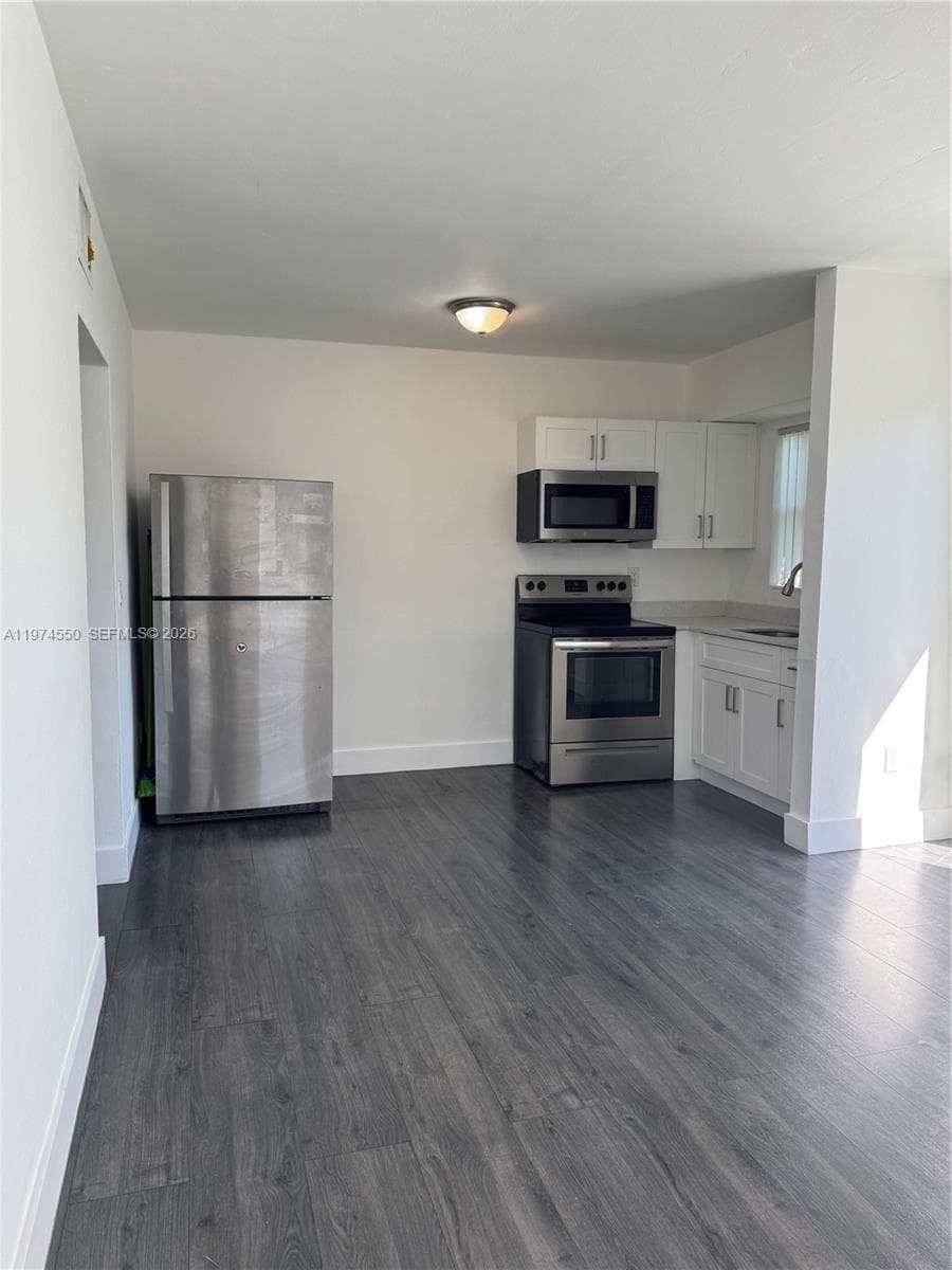 2150 NW 24th St, Miami FL 33142 — 4