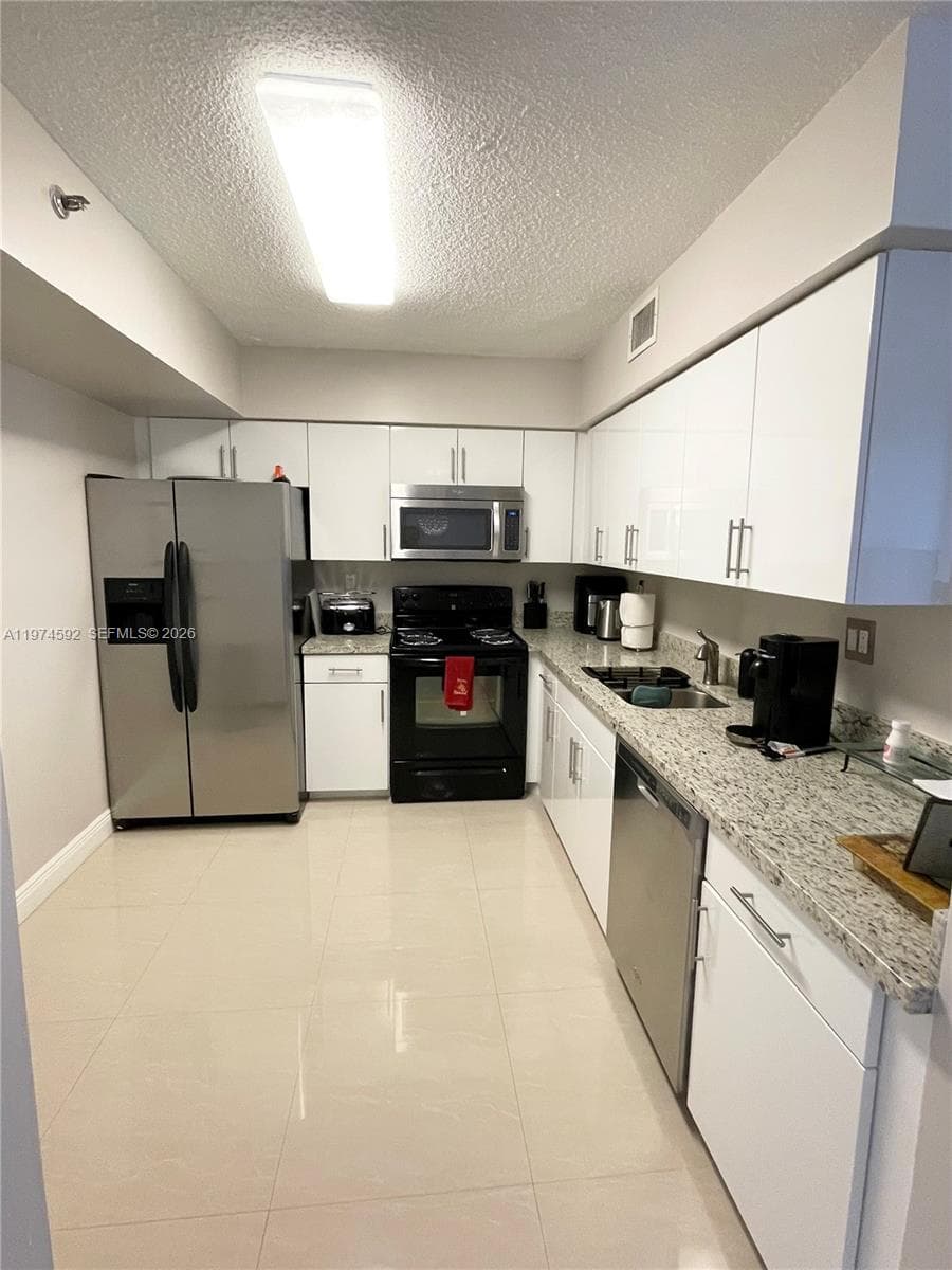 3600 Mystic Pointe Dr # 610, Aventura FL 33180 — 3