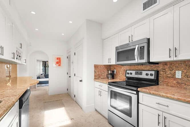 7820 Hawthorne Avenue, Miami Beach FL 33141 — 43