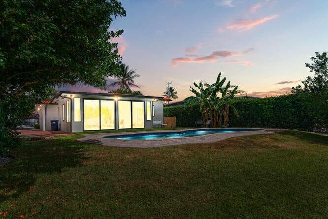 7820 Hawthorne Avenue, Miami Beach FL 33141 — 37