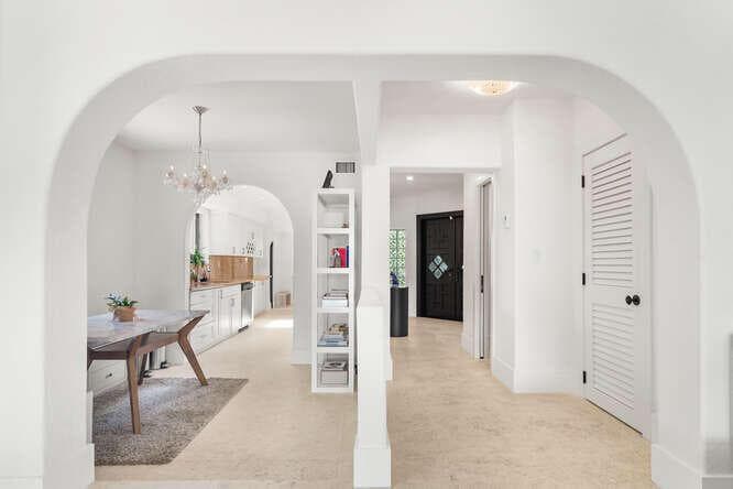 7820 Hawthorne Avenue, Miami Beach FL 33141 — 11