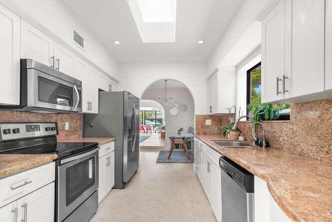 7820 Hawthorne Avenue, Miami Beach FL 33141 — 44