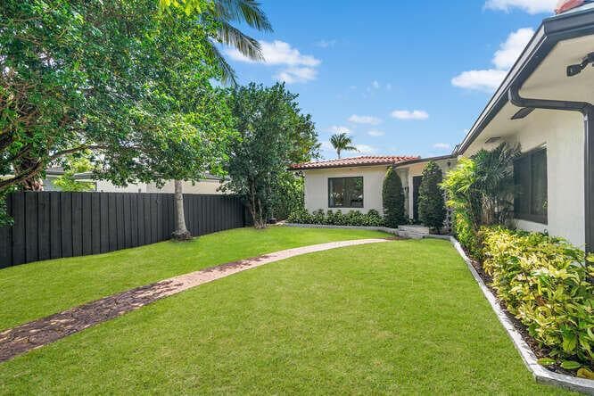 7820 Hawthorne Avenue, Miami Beach FL 33141 — 39