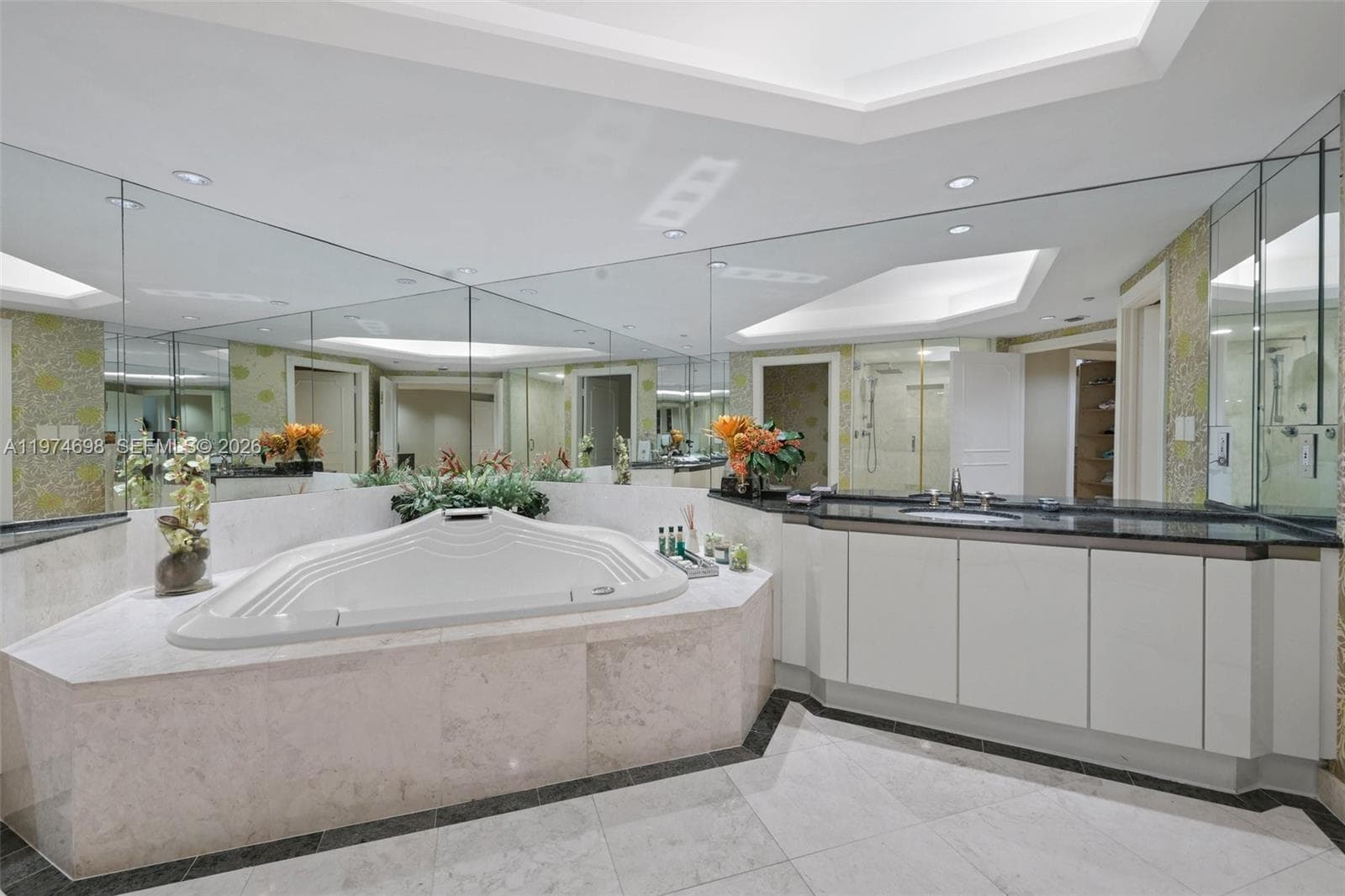2600 Island Blvd # 1006, Aventura FL 33160 — 36