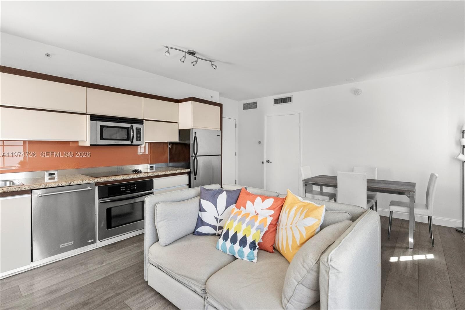 435 21st St # 318, Miami Beach FL 33139 — 3