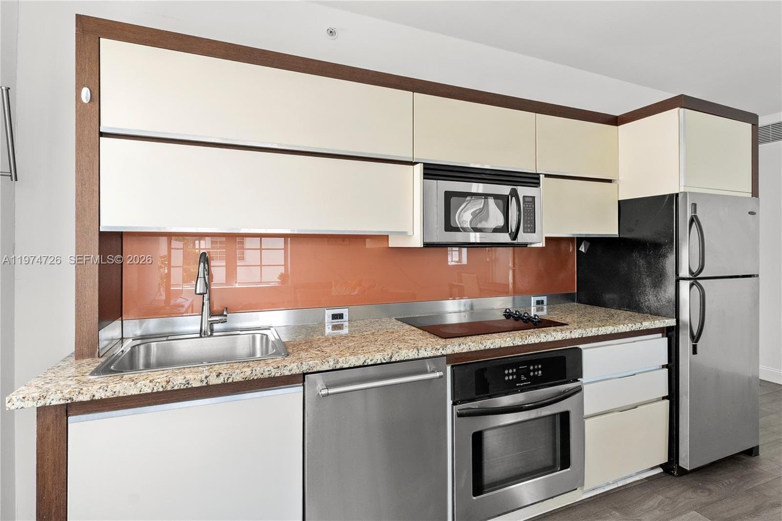 435 21st St # 318, Miami Beach FL 33139 — 4