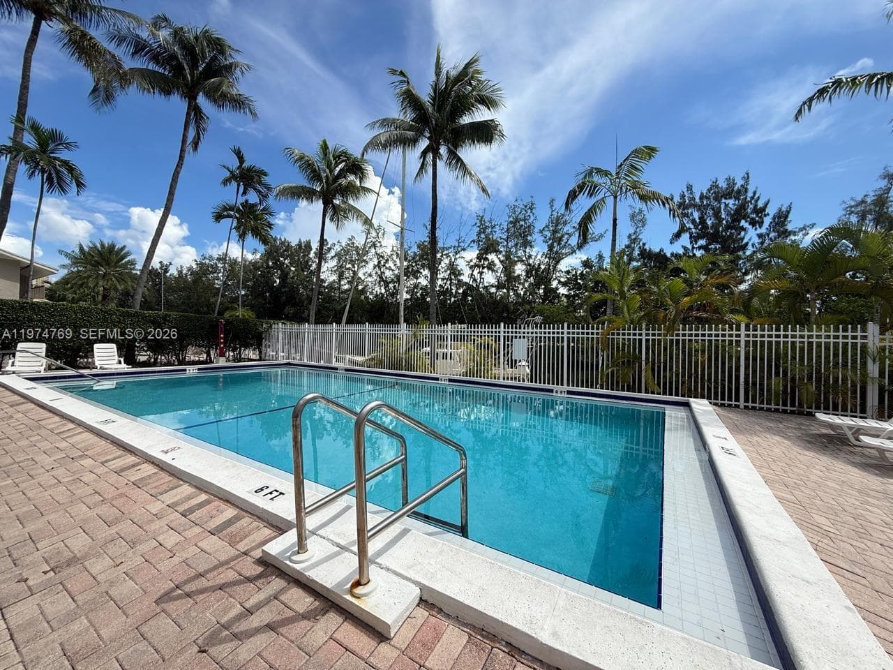 3660 NE 166th St # 212, North Miami Beach FL 33160 — 32