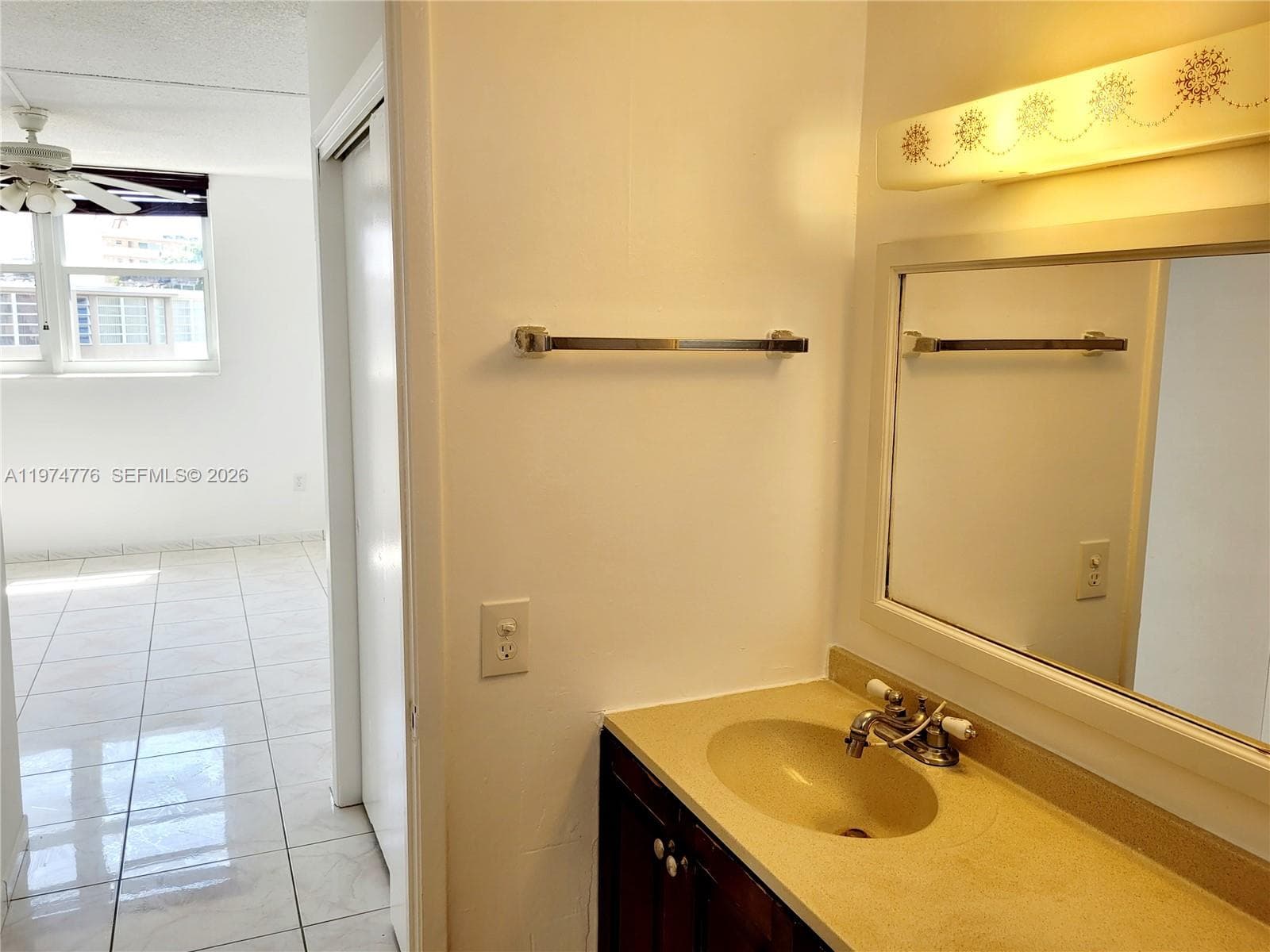 1700 NE 191st St # 402, Miami FL 33179 — 14