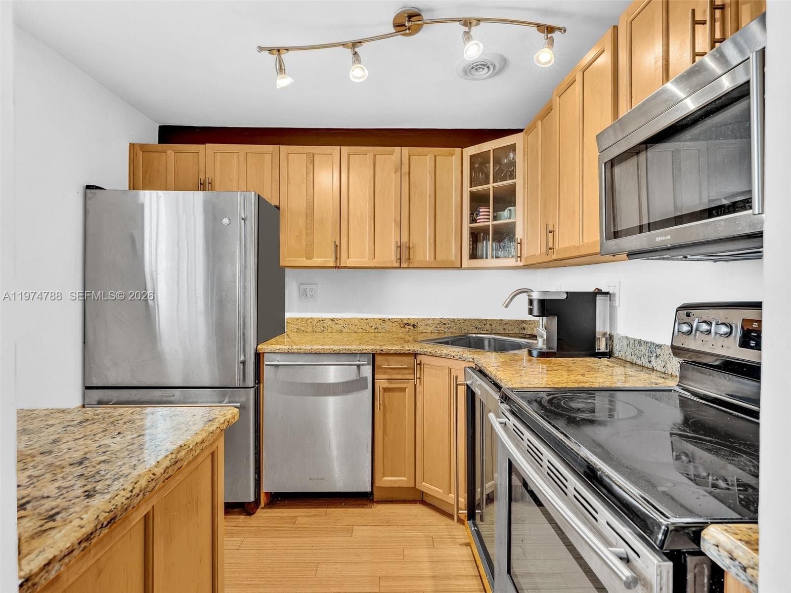 1236 Alton Rd # 402, Miami Beach FL 33139 — 6