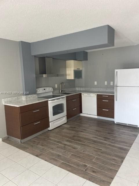 220 Kings Point Dr # 103, Sunny Isles Beach FL 33160 — 1