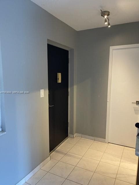 220 Kings Point Dr # 103, Sunny Isles Beach FL 33160 — 8