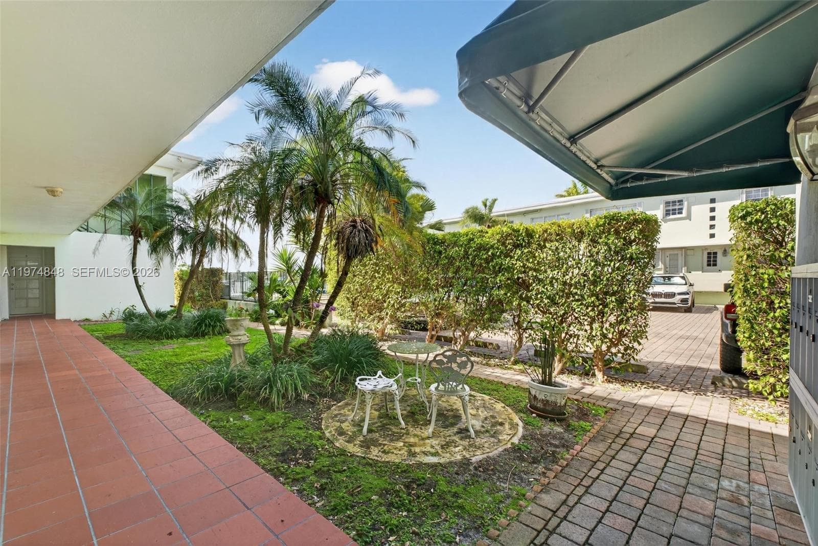 8600 Byron Ave # 9, Miami Beach FL 33141 — 27