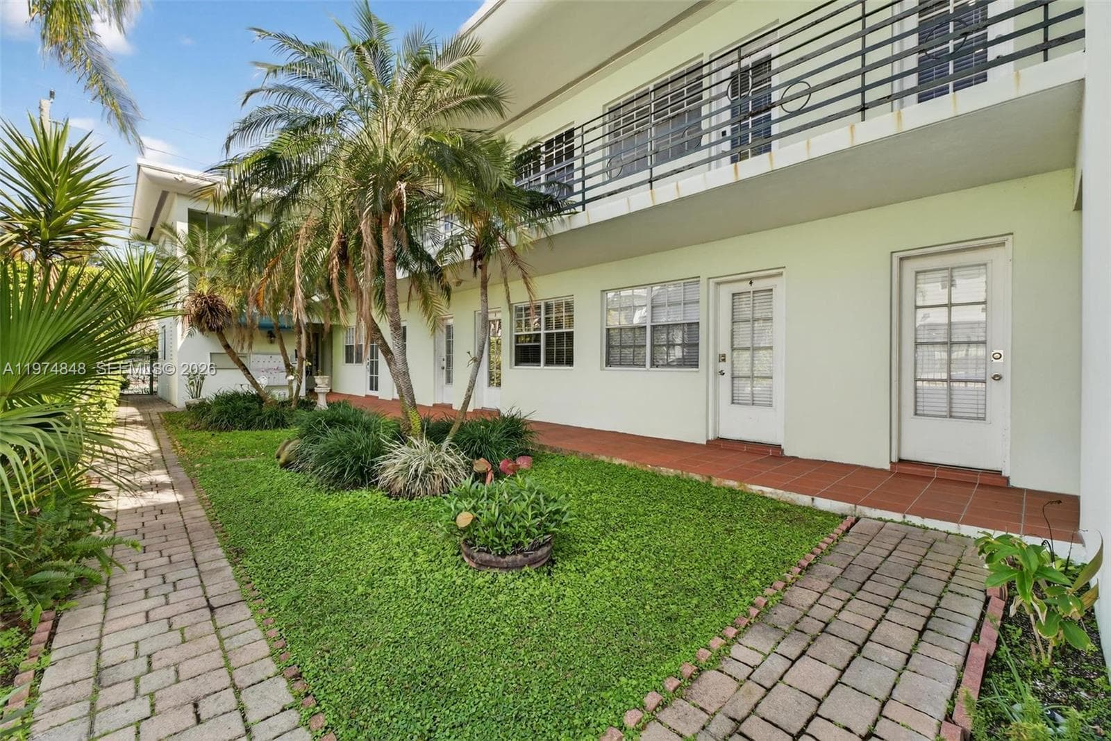 8600 Byron Ave # 9, Miami Beach FL 33141 — 28