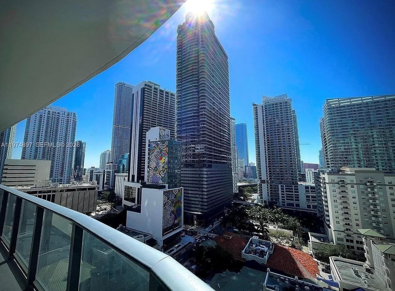 45 SW 9th St # 1206, Miami FL 33130 — 1