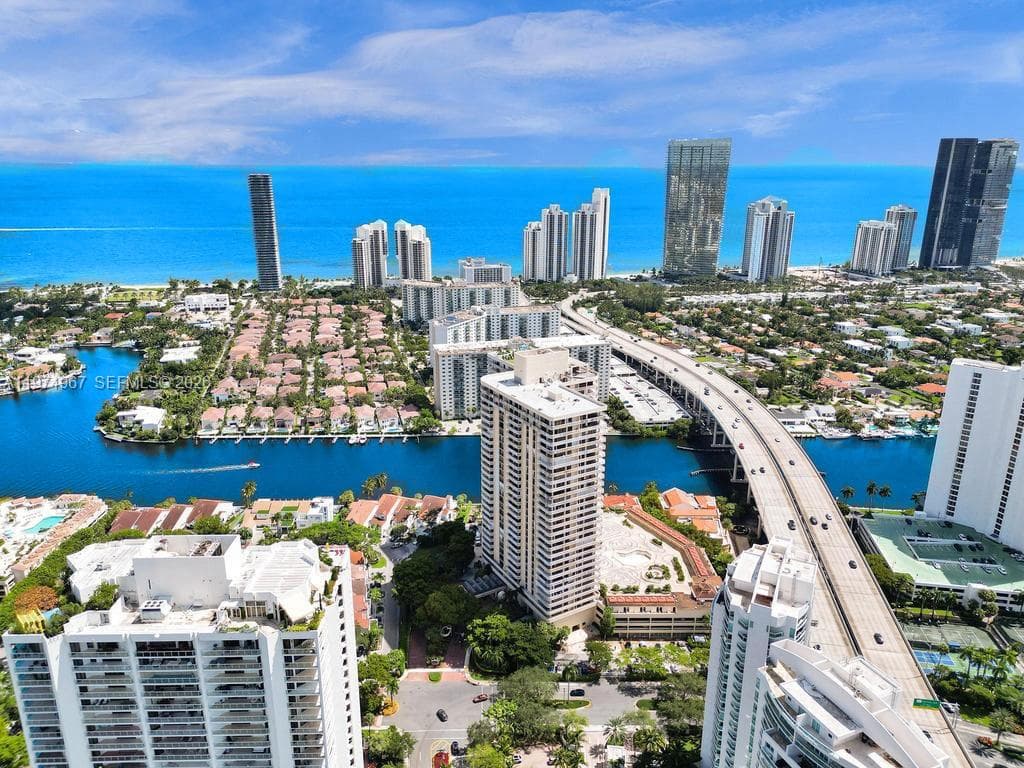 19355 Turnberry Way # 17C, Aventura FL 33180 — 5