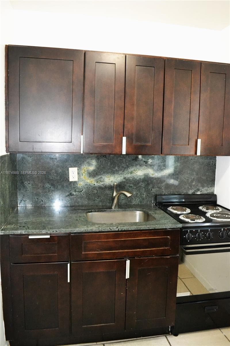 1035 SW 4th St # 2, Miami FL 33130 — 7