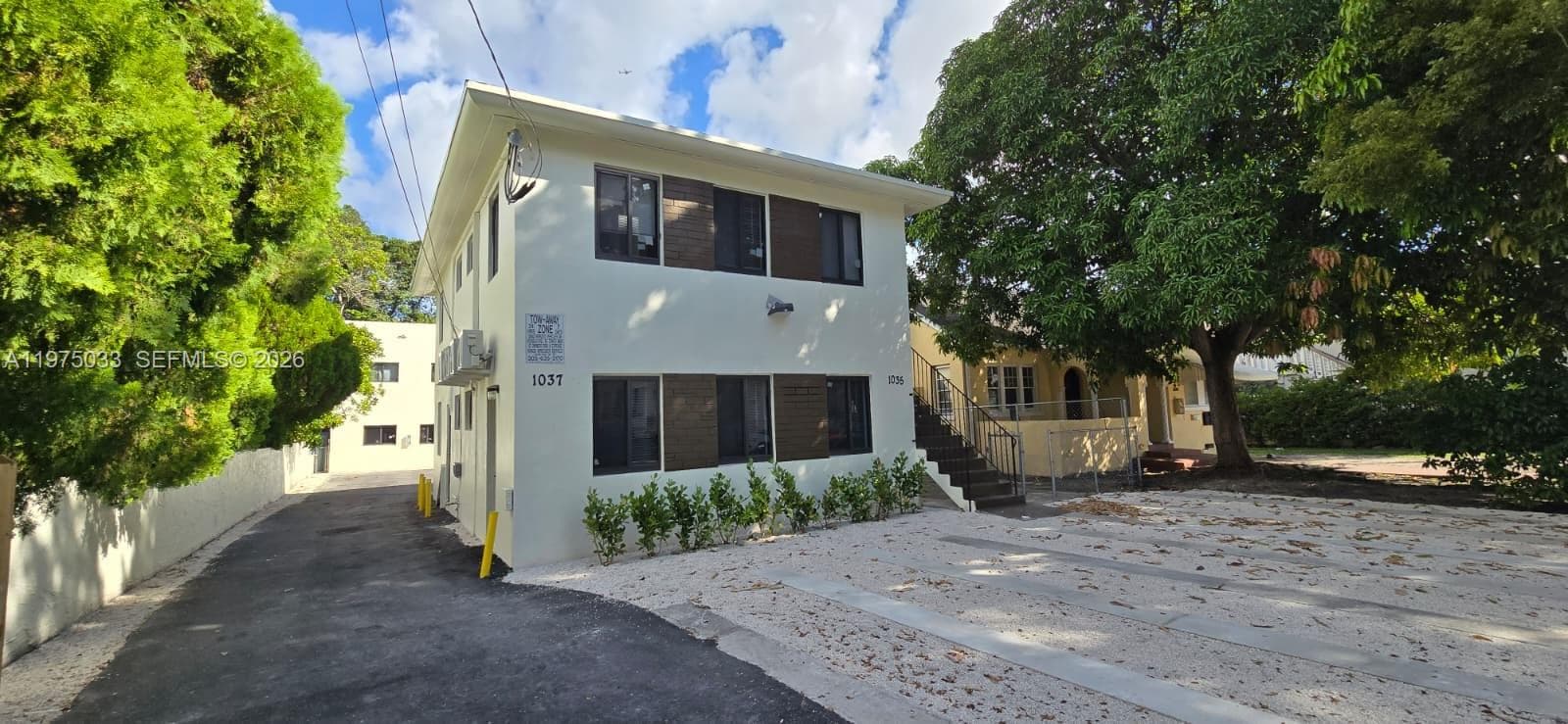 1035 SW 4th St # 3, Miami FL 33130 — 1
