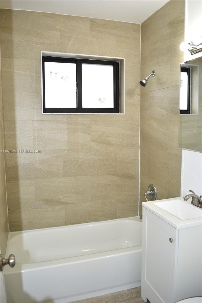 1035 SW 4th St # 3, Miami FL 33130 — 11