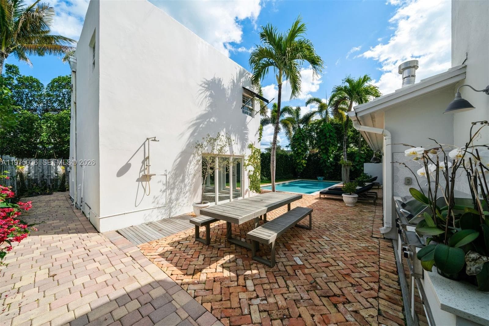 939 W 47th Ct, Miami Beach FL 33140 — 47