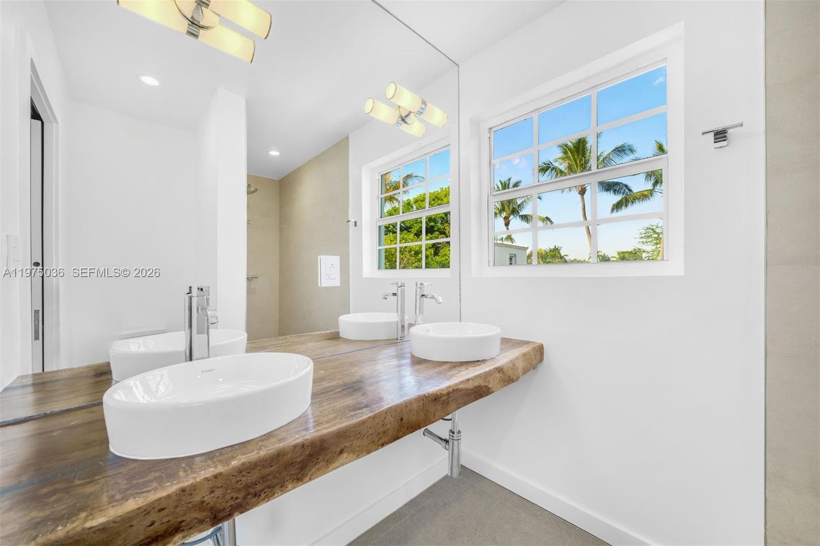 939 W 47th Ct, Miami Beach FL 33140 — 32