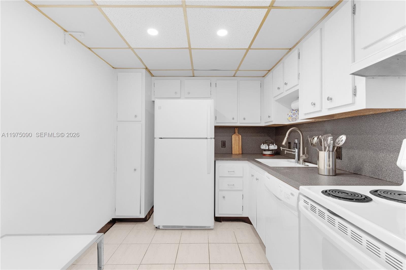 3625 N Country Club Dr # 1401, Aventura FL 33180 — 35