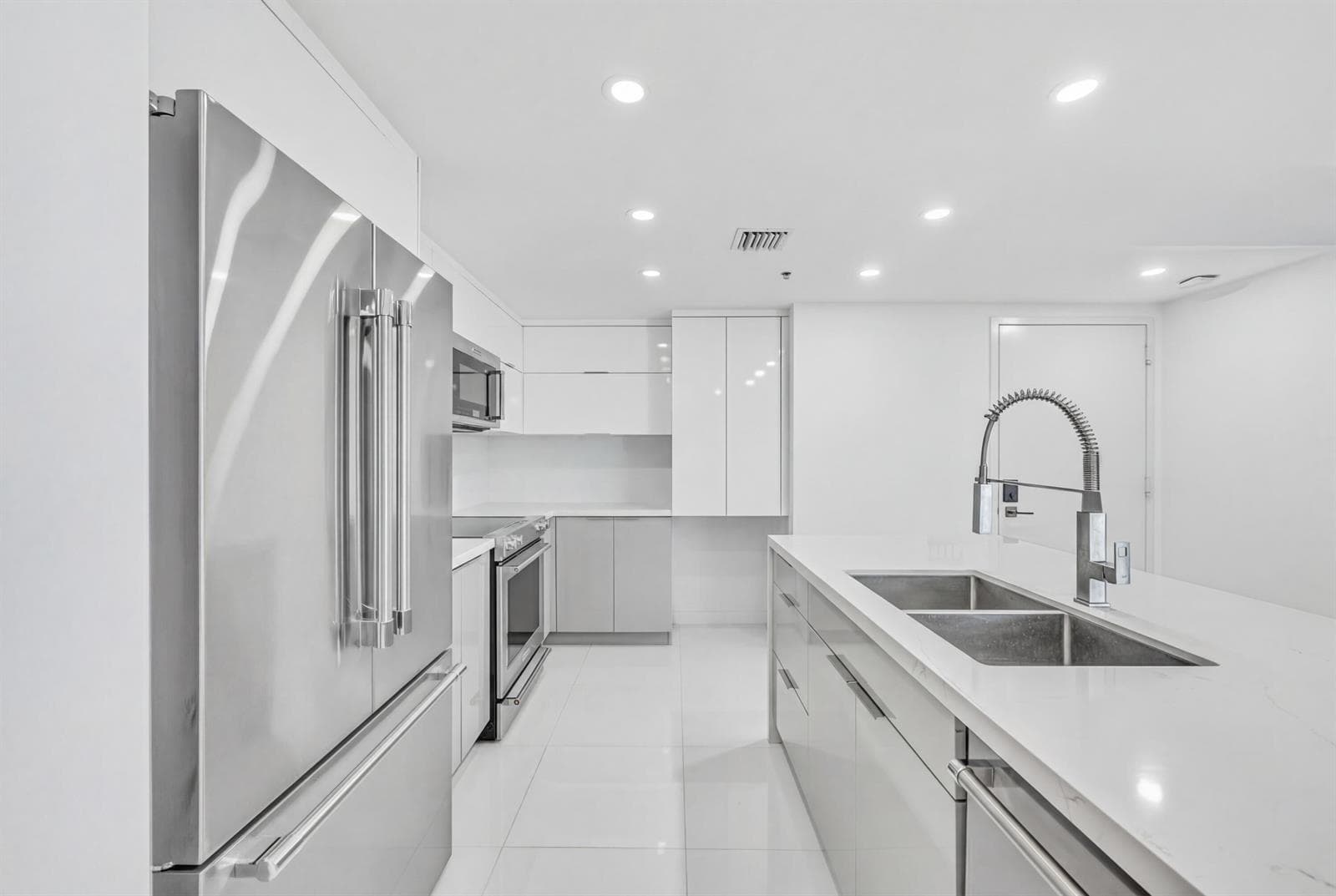 665 NE 25th Street # 1001, Miami FL 33137 — 17