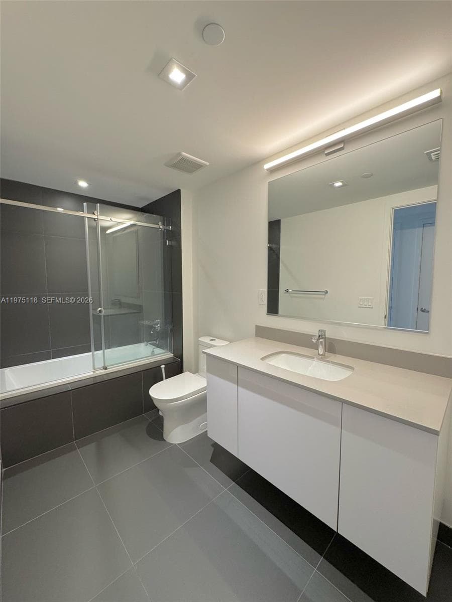 1600 NE 1st Ave # 2210, Miami FL 33132 — 7