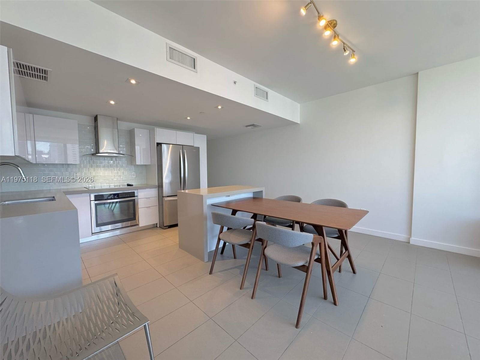 1600 NE 1st Ave # 2210, Miami FL 33132 — 3