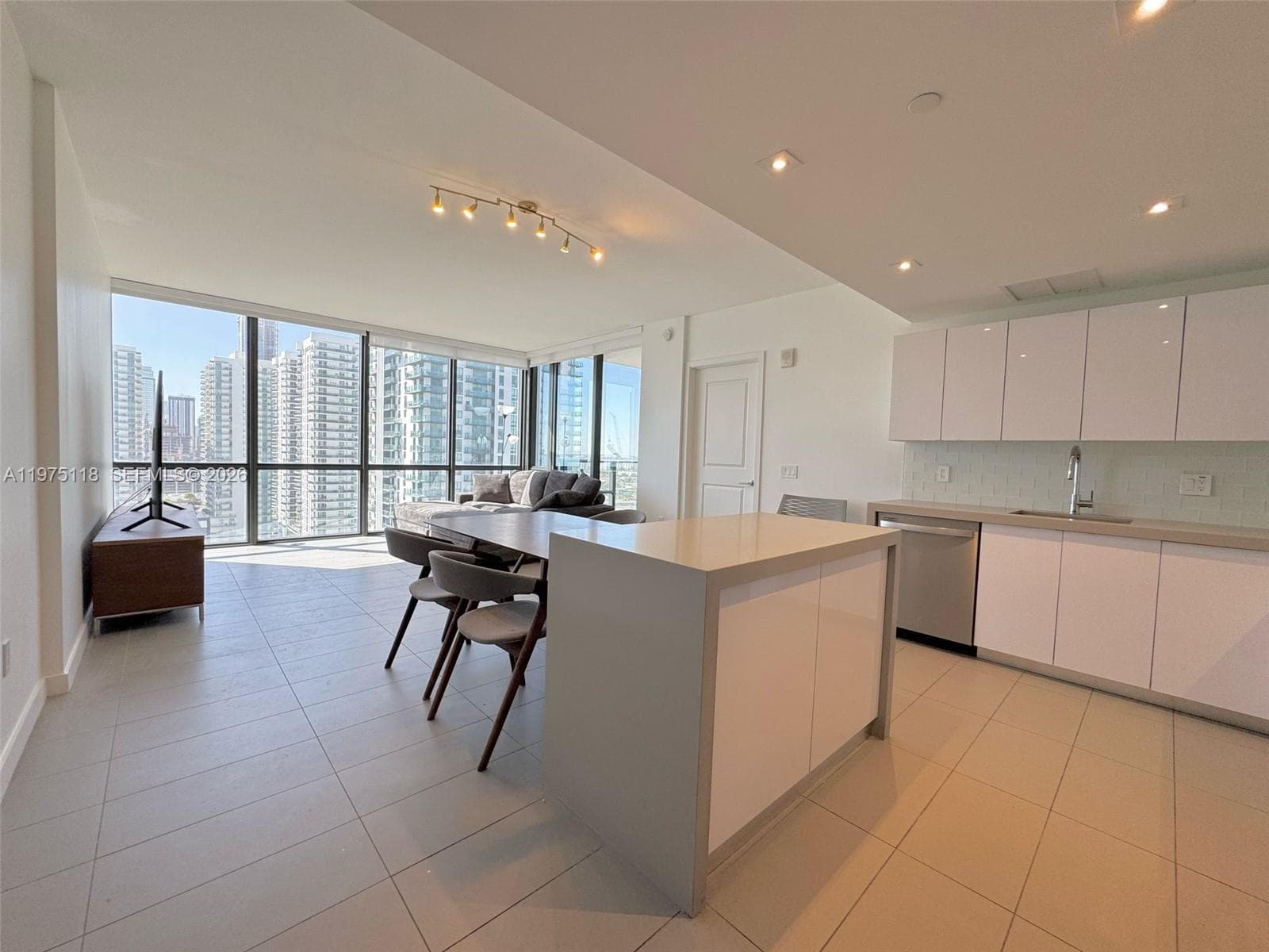 1600 NE 1st Ave # 2210, Miami FL 33132 — 9