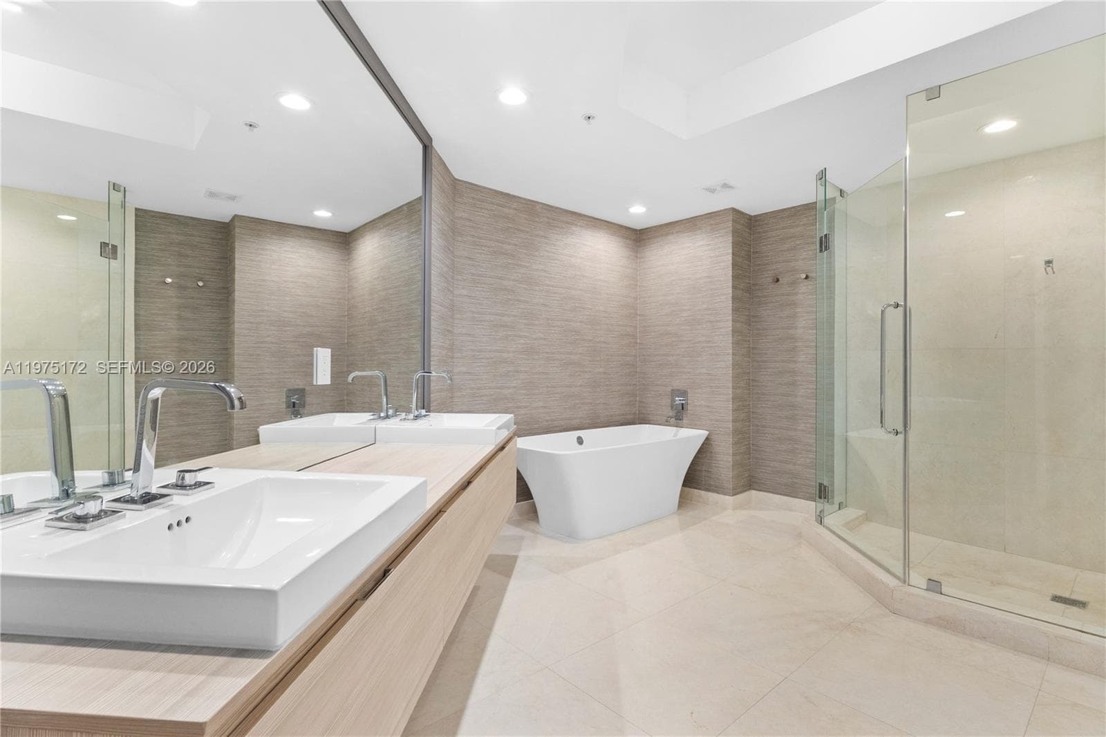 17301 Biscayne Blvd # 611, North Miami Beach FL 33160 — 24