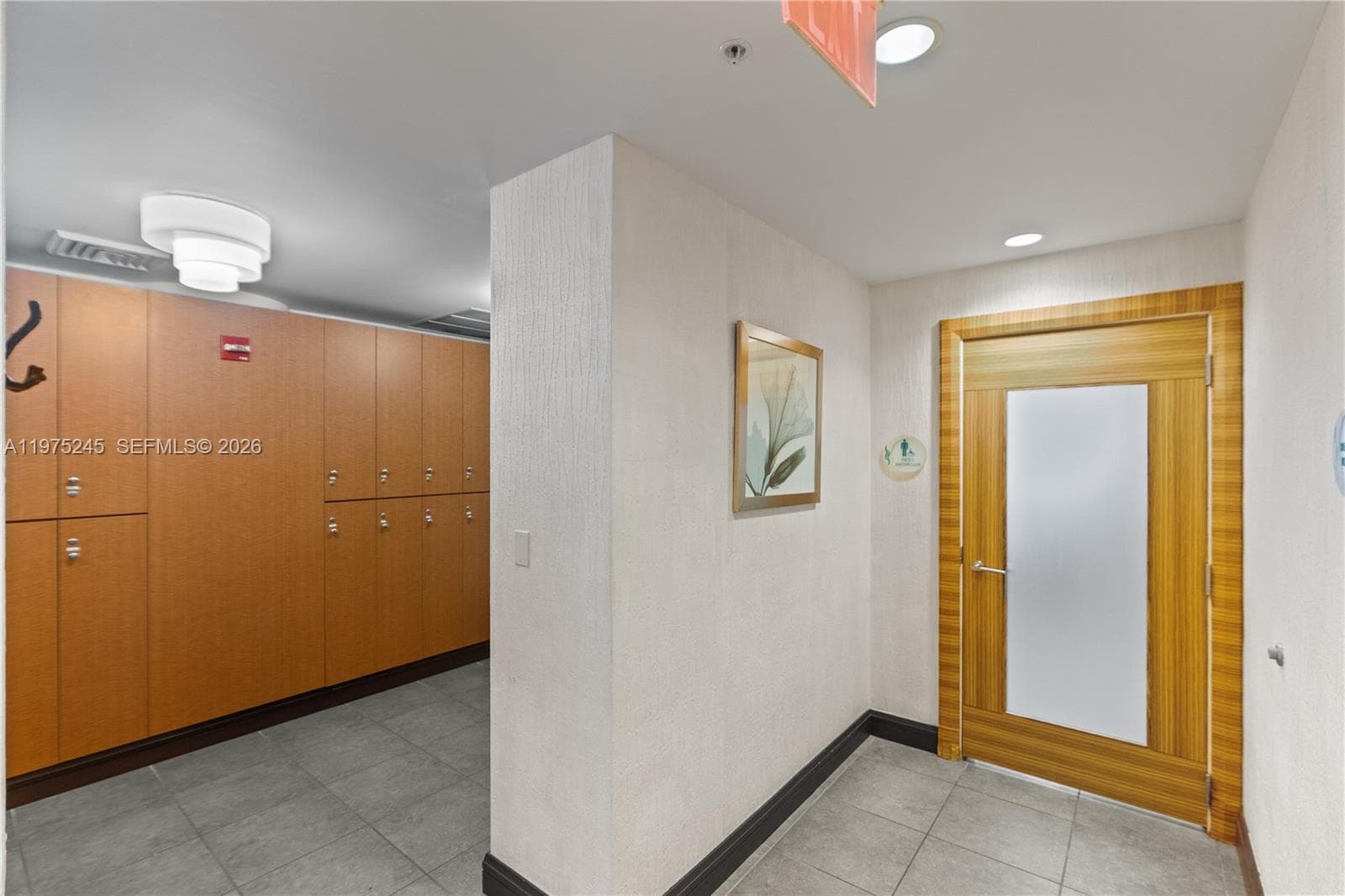 244 Biscayne Blvd # 2410, Miami FL 33132 — 32