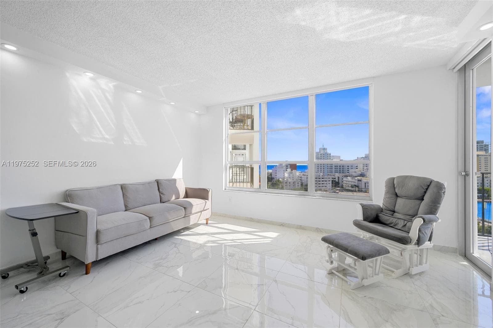 4101 Pine Tree Dr # 919, Miami Beach FL 33140 — 3