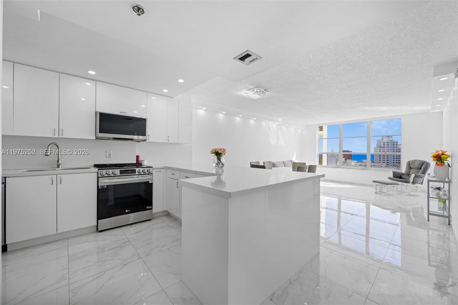 4101 Pine Tree Dr # 919, Miami Beach FL 33140 — 1