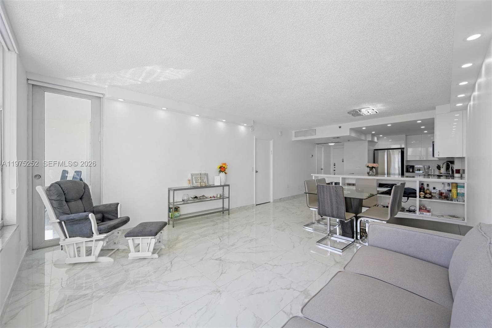 4101 Pine Tree Dr # 919, Miami Beach FL 33140 — 5