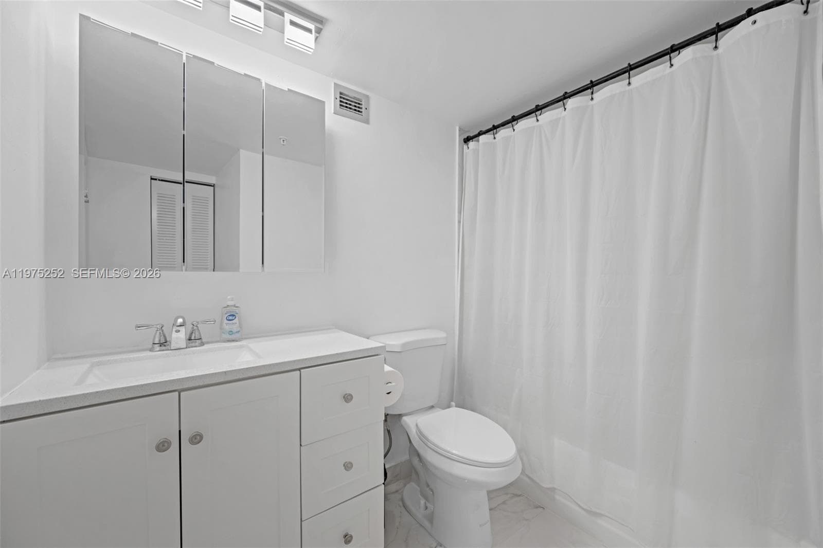 4101 Pine Tree Dr # 919, Miami Beach FL 33140 — 14