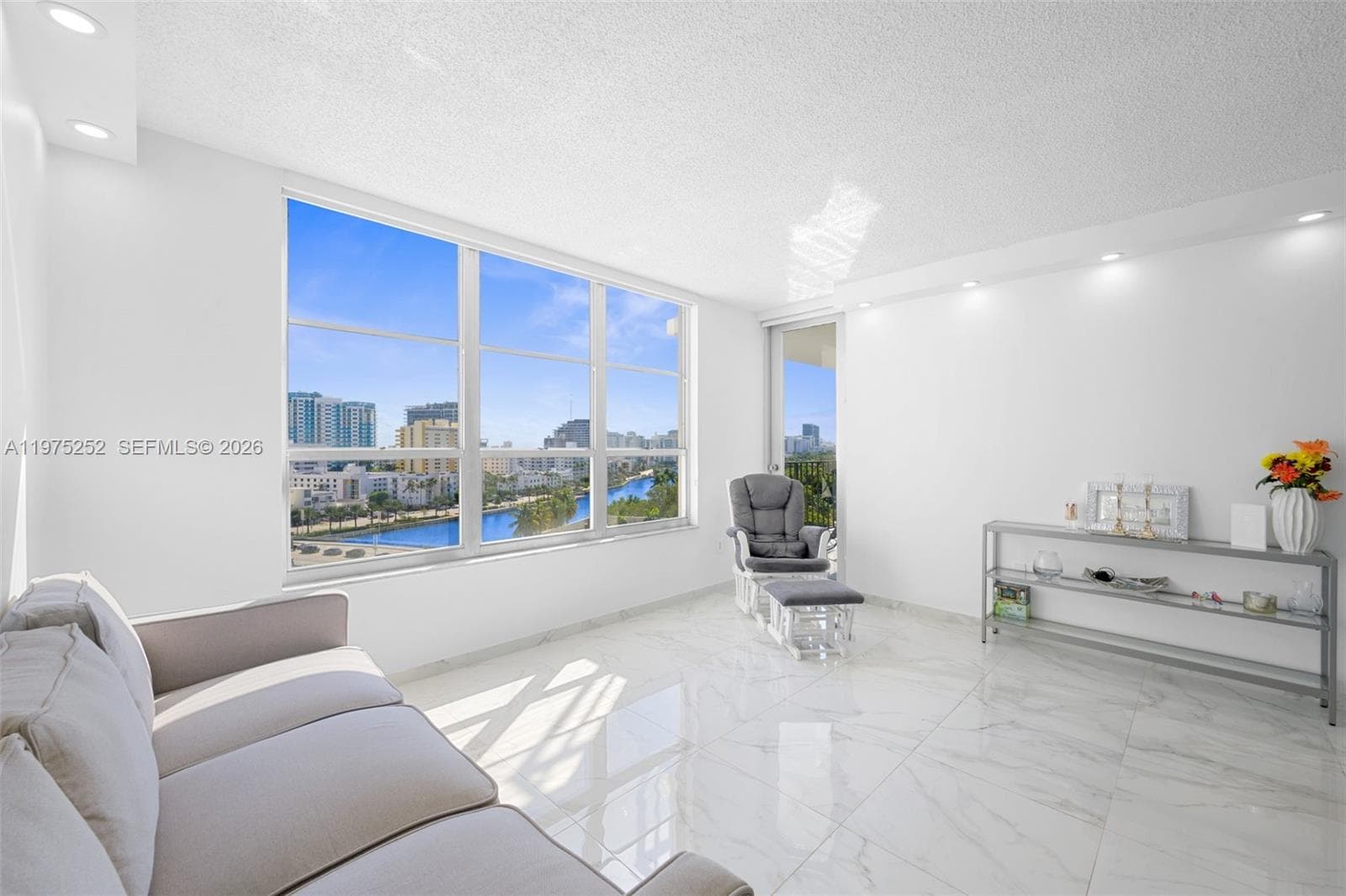 4101 Pine Tree Dr # 919, Miami Beach FL 33140 — 4