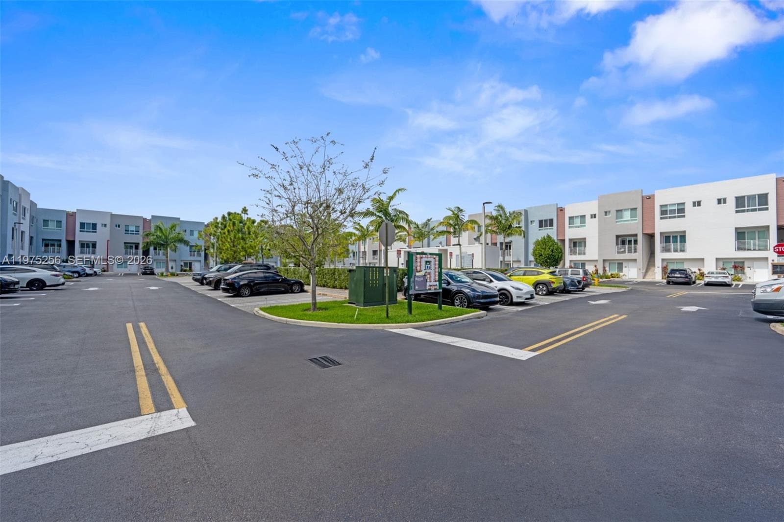 2535 NE 193rd St # 3209, Miami FL 33180 — 24