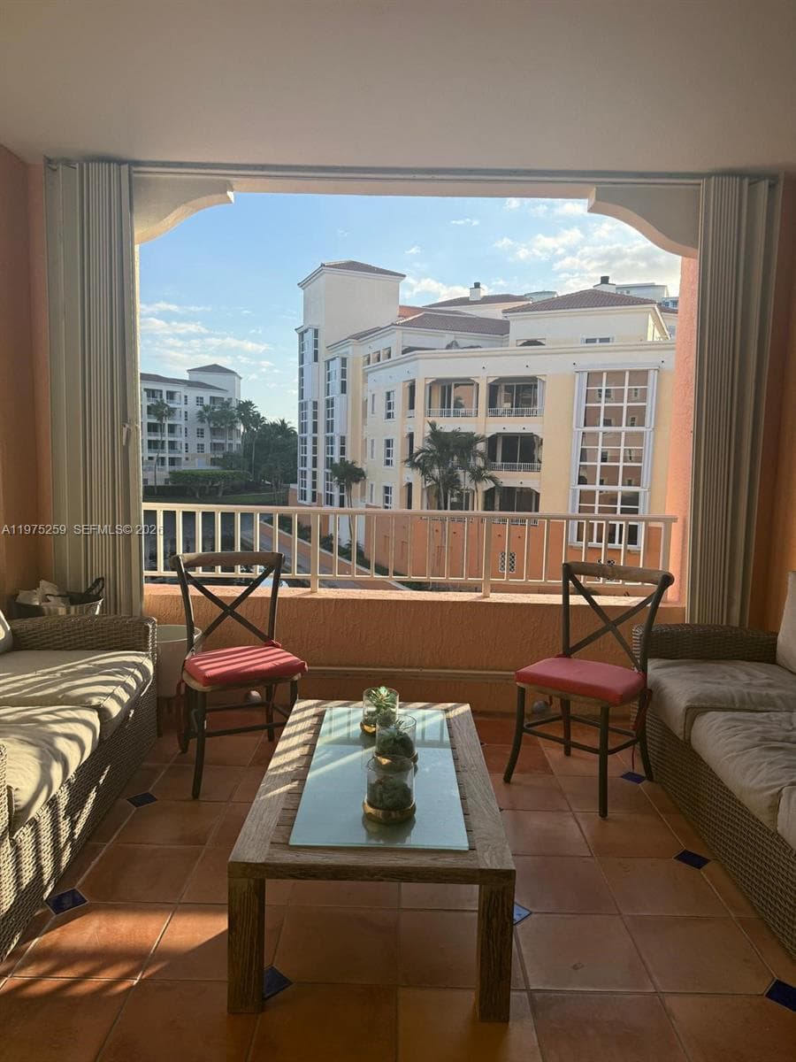 735 Crandon Blvd # 303, Key Biscayne FL 33149 — 3