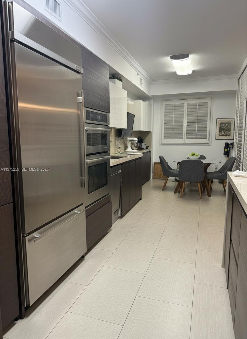735 Crandon Blvd # 303, Key Biscayne FL 33149 — 8