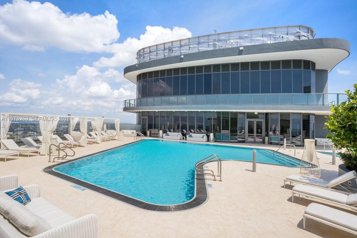 1000 Brickell Plaza, Miami FL 33131 — 64